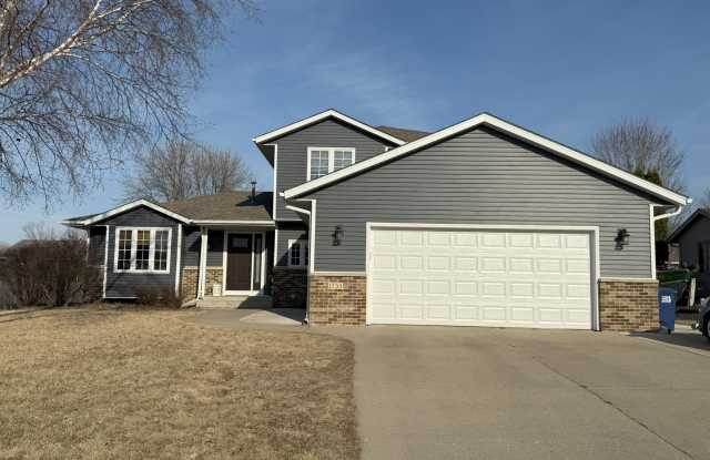 Single Family 3-bedroom 3 Bath Home photos photos