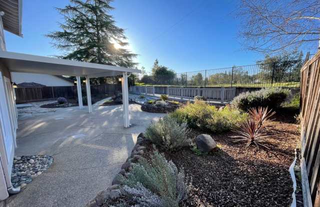 2254 Lake Crest Court photos photos