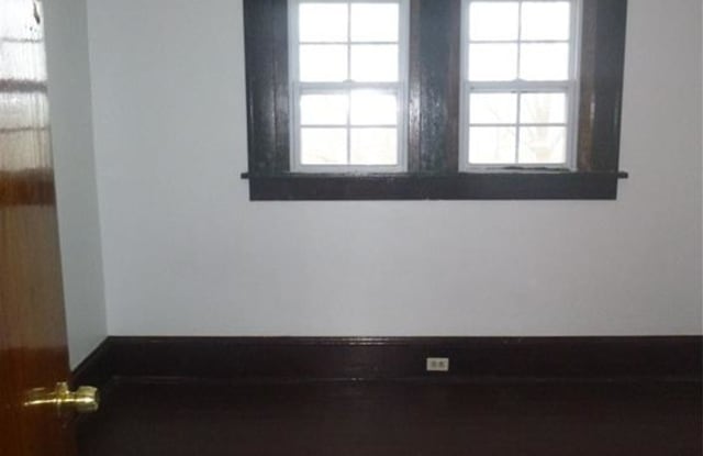 321 Lease St Gallery 3