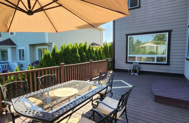 Bright & Open Federal Way 3 Bed 4 Bath Home Gallery 4