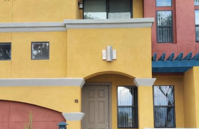 Great Downtown Chandler Location! Three Story Townhome! Gallery 3
