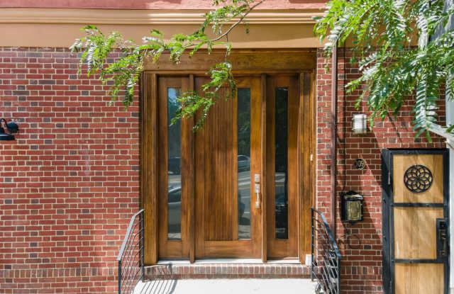 309 E GIRARD Avenue Gallery 1