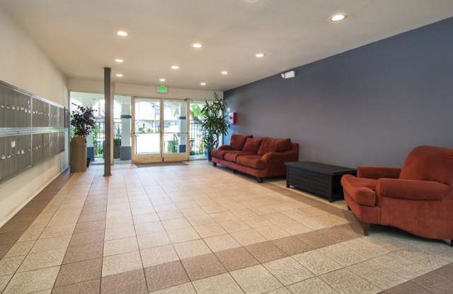 Tarzana Courtyard - Senior Housing Gallery 2