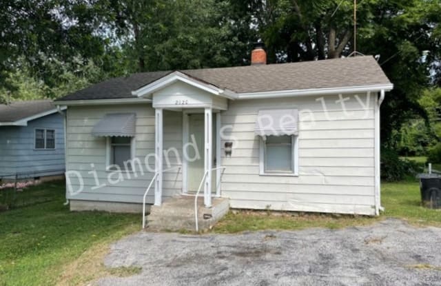 2020 North Fort Avenue - 2020 North Fort Avenue, Springfield, MO 65803