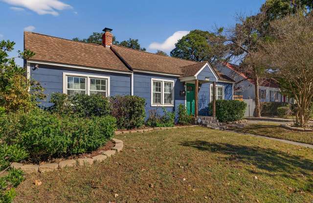 1106 E 52nd St photos photos