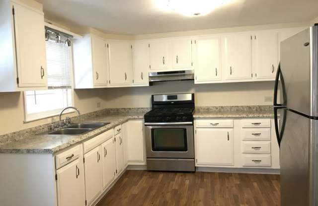 109 Ford Ave photos photos