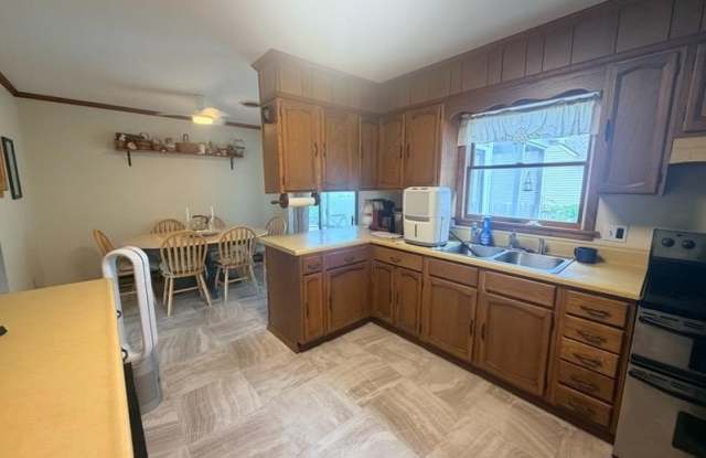 7187 SUNSET DR Gallery 3