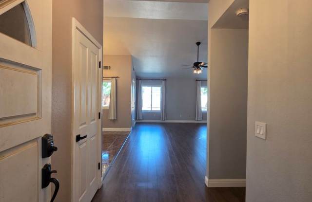 3 Bedroom 2 Bathroom in NE Visalia! Gallery 3