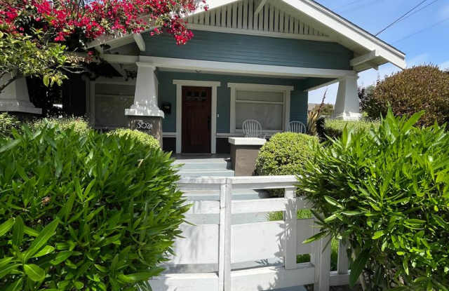 House: 2 Bedroom with Den , 2 Bath and private Yard photos photos