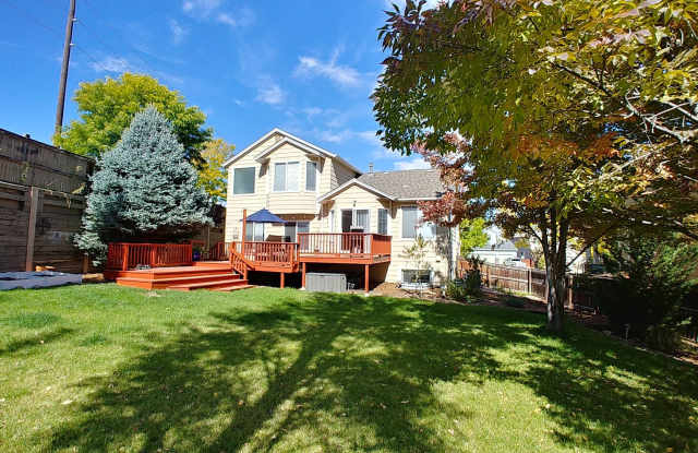 Beautiful 3 Bedroom Home Available in September! photos photos