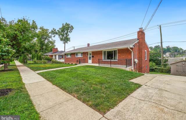 8005 MURRAY HILL Drive Gallery 2