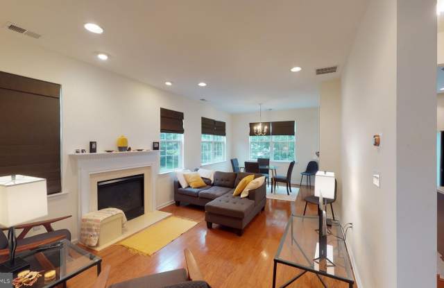 206 CONCORD Place Gallery 4