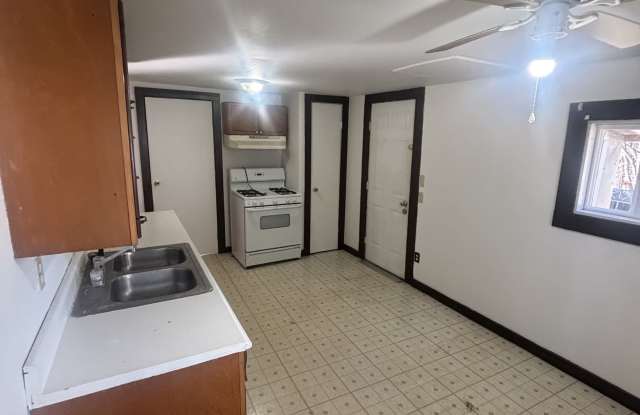 407 Elm Street photos photos