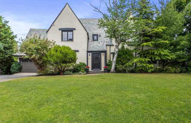 17 Mitchell Drive Gallery 2