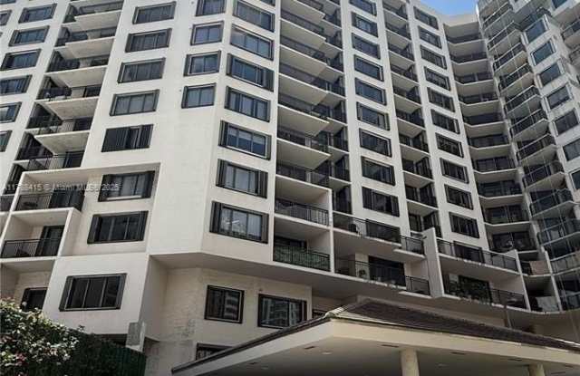 540 Brickell Key Dr photos photos