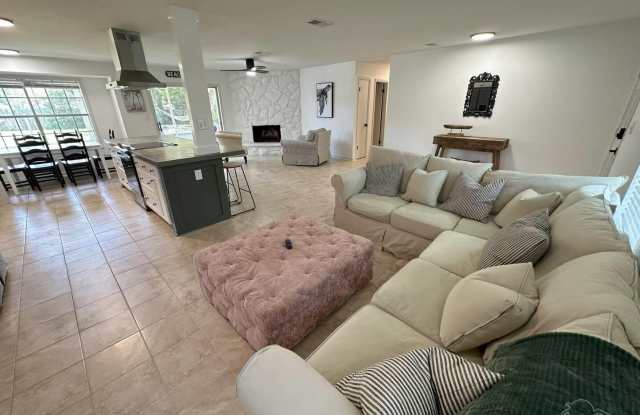 1406 Rancho Villa Dr Gallery 2