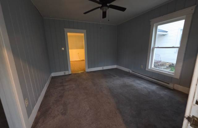 Lower 2 bedroom unit East Side Gallery 4