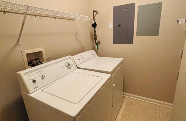 1 Bedroom 1 Bath Condo Gallery 4