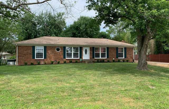 3 Bed 1 1/2 Bath Home Near Dunbar Cave and Walking Trails! Gallery 1