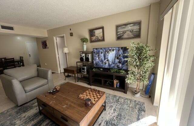 4160 Inverrary Drive unit: 207 photos photos