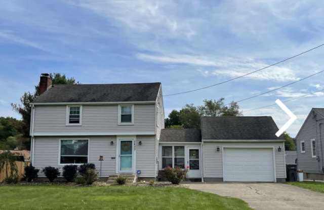 5066 Gladwae Drive - 5066 Gladwae Drive, Youngstown, OH 44511