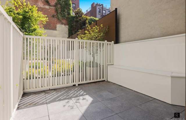 250 E 25th Street Gallery 1