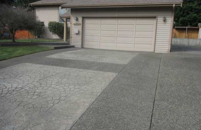 4526 82nd Ave Ct W Gallery 2