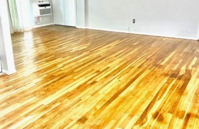 530 Andria Ave Gallery 4