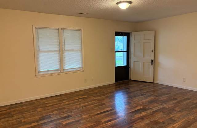 2617 SW Valleybrook Gallery 3