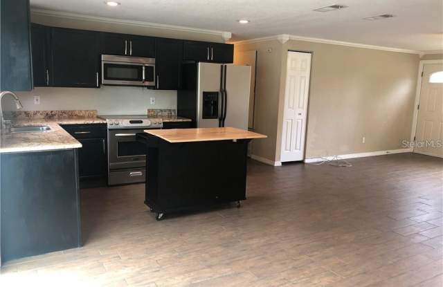 615 BAY LAKE TRAIL Gallery 4