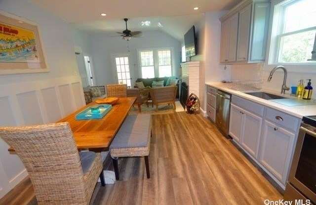 368 Surf Road Gallery 2