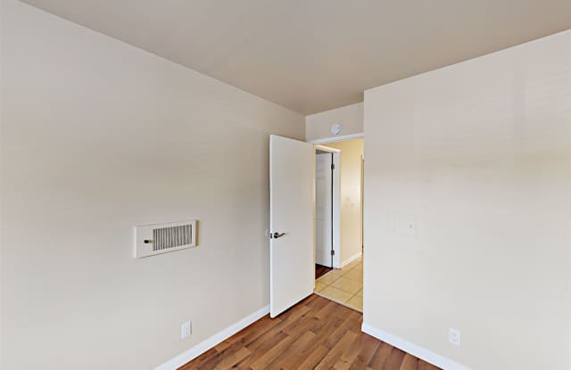 4964 Auburn Dr Apt 7 Gallery 4
