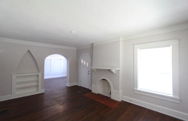 New On The Market! - 4BR 2BA - Better Hurry To See This One!! Gallery 4