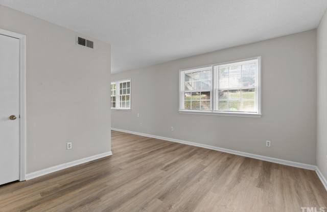 1823 White Oak Road Gallery 3
