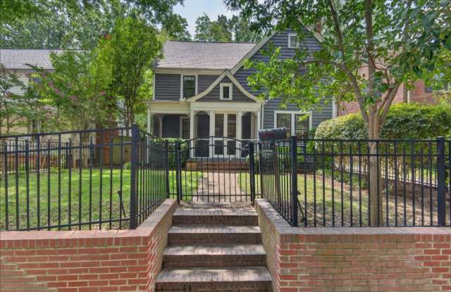 Historic Home in the Watts Hillandale Neighborhood of Durham Just Off 9th Street! Gallery 4