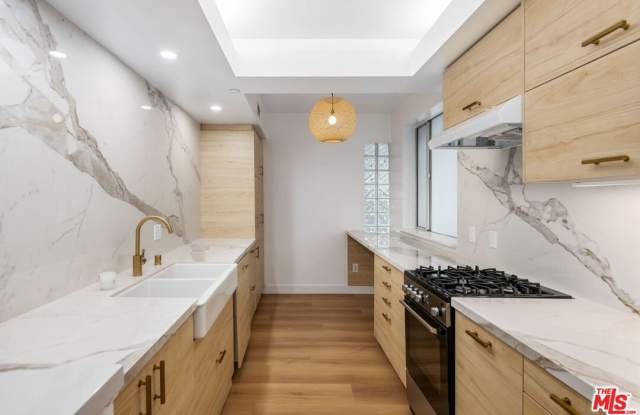 171 N Church Ln unit: 204 photos photos