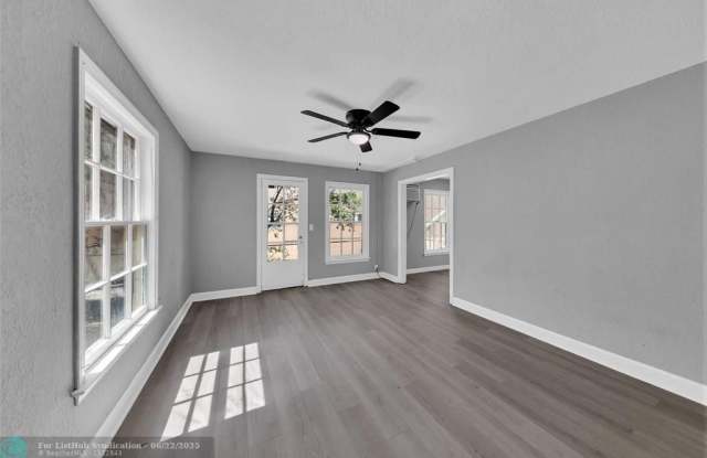 325 N Federal Hwy photos photos