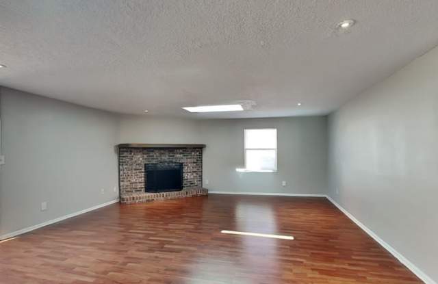 7618 Knoll Drive North Gallery 4