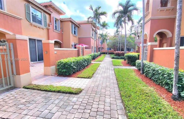 4911 Schooner Dr - 4911 Schooner Drive, Dania Beach, FL 33312