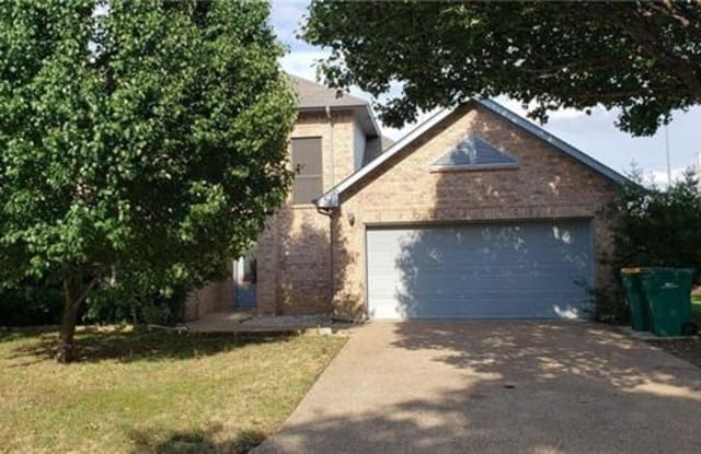 585 Calvert Court - 585 Calvert Court, Lewisville, TX 75067
