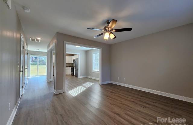 2208 Brookview Avenue Gallery 4