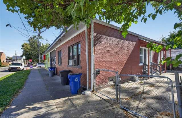 9901 Loretta Avenue Gallery 2