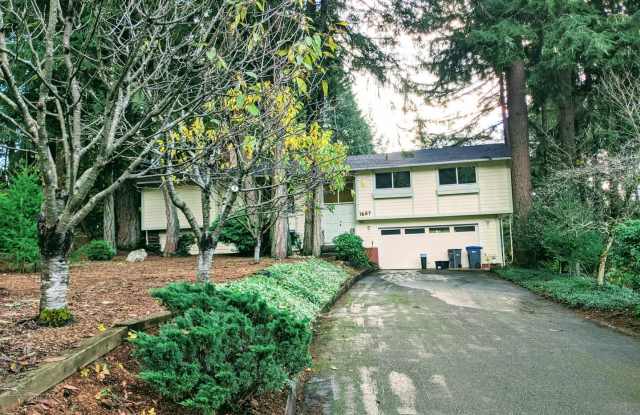 1657 NW Spirit Ct E Gallery 3