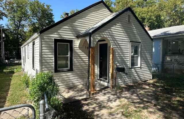 1918 S. Willow Ave. - 1918 South Willow Avenue, Independence, MO 64052