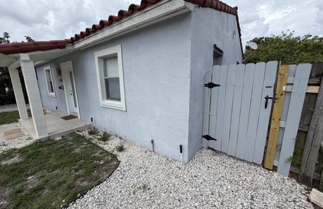 1508 NW 1st Avenue Gallery 2