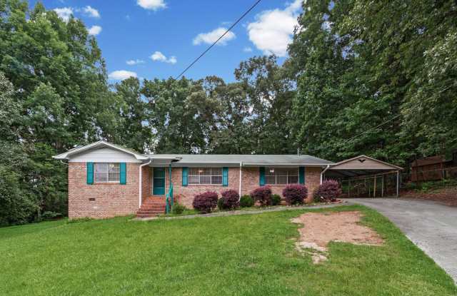 One level - Brick Ranch - Spacious 3 bedroom/2 bath in cul-de-sac lot.  $1800.00 Gallery 1