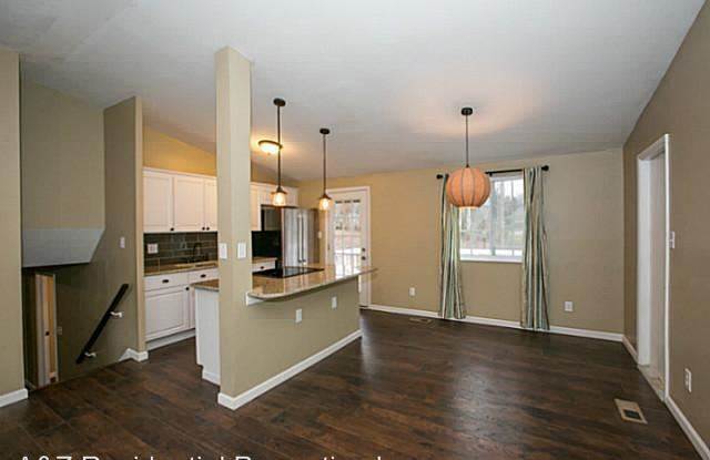 1206 Farmfield Lane Gallery 2