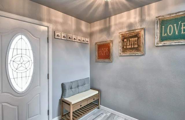 824 S Blue Quail Court Gallery 1