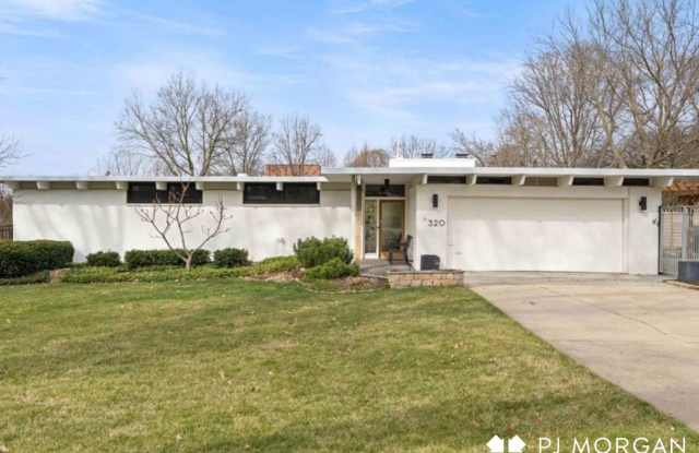 Gorgeous 3 bedroom, 2.5 Bathroom Home - Available Immediately Gallery 1
