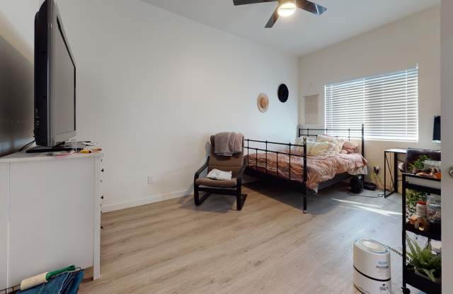 5270 Manhasset Dr. Gallery 4